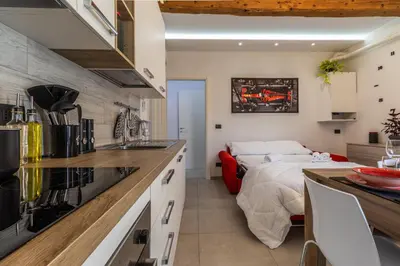 Cucina o angolo cottura di Enzo Ferrari Museum -WiFi, train station and parking