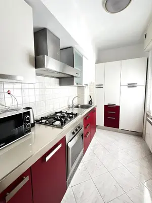Cucina o angolo cottura di Bilocale con parcheggio privato vicino la stazione