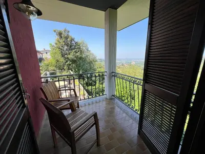 Balcone o terrazza di Luxe Villa Monte Rosa met zwembad in een wijngebied