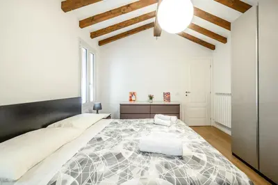 Letto o letti in una camera di Your Happy Place in the City Centre
