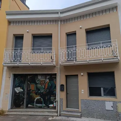 Edificio in cui si trova la stanza in casa privata