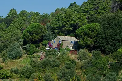 Paesaggio naturale nelle vicinanze della villa