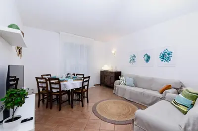 Area soggiorno di 'Casa di Vivi' 300m from the beach Free Wifi Netflix