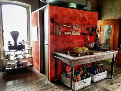 Cucina o angolo cottura di loft dell'artista