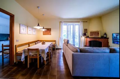 Cucina o angolo cottura di Villa La Pianazza - un OASI nel verde con piscina a pochi minuti da Sestri Levante