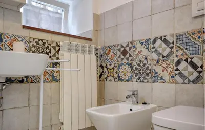 Bagno di 5 Bedroom Stunning Home In Lavagna