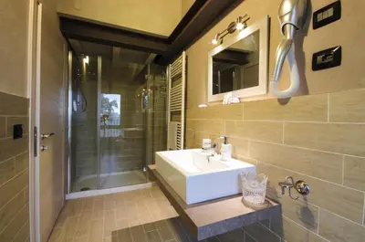 Bagno di L'ULMA e L'OPI RB