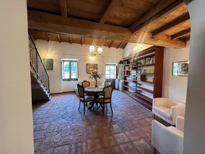 Area soggiorno di Tuscan Haven- Spacious Home