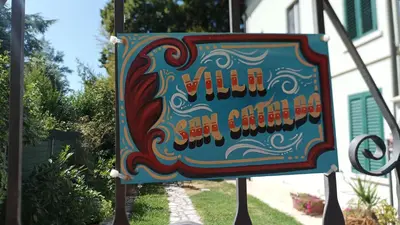 Certificato, attestato, insegna o altro documento esposto da Villa San Cataldo primo piano