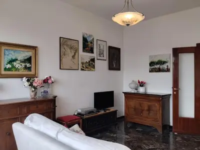 TV o dispositivi per l'intrattenimento presso Alloggio centrale comodo al mare e alla stazione
