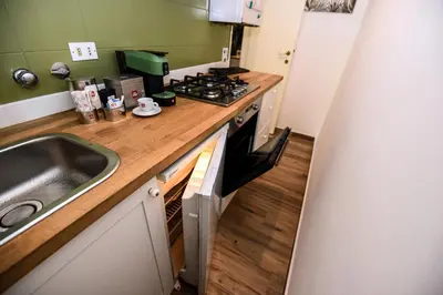 Cucina o angolo cottura di 5 mins to the beach, cozy home