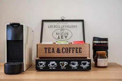 Set per la preparazione di tè e caffè presso Casa del Fotografo, a due passi dall'accademia