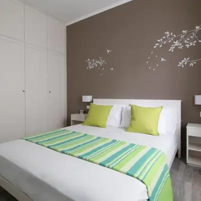 WELCOME RIVIERA - FIOCCO DI MARE elegante e moderno appartamento completamente rinnovato situato in una zona tranquilla -toll parking at 15 euro per day to be booked in advance -subject to availability