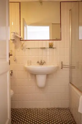 Bagno di Villa Maddalena - Cerrolungo