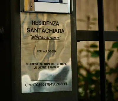 Certificato, attestato, insegna o altro documento esposto da Residenza Santachiara