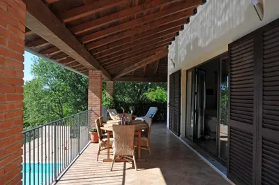 Balcone o terrazza di Villa Il Nido 8 Pax by VILLASRETREATS