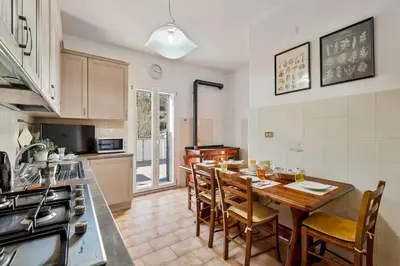 Cucina o angolo cottura di Villa Poesia, 7 pax with pool