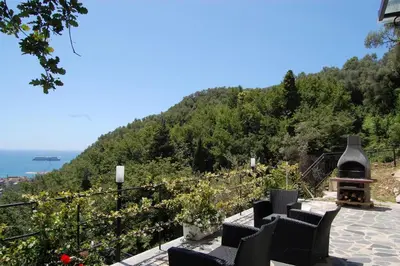 Paesaggio naturale nelle vicinanze della villa