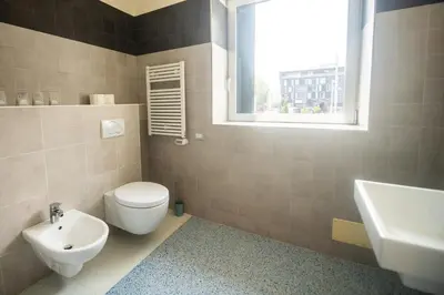 Bagno di Loft Smart Parma l Wi-Fi Fibra, Indipendente, Perfetto per Business e Coppie