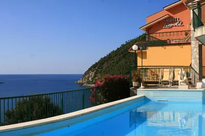 Piscina di Hotel Leopold o nelle vicinanze