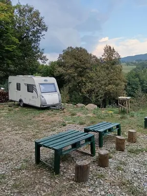 Paesaggio naturale nelle vicinanze del campeggio