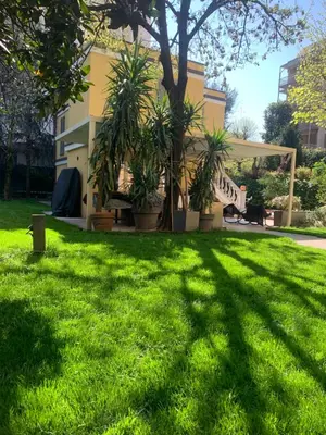 Giardino di La tua casa con giardino a 2 passi dal centro
