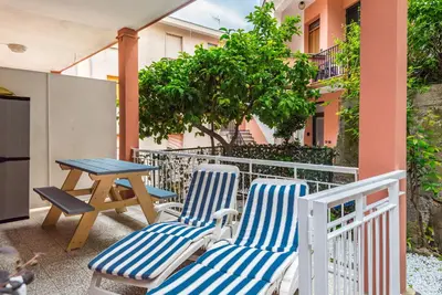 Balcone o terrazza di Cosy Corner Apartment with Terrace