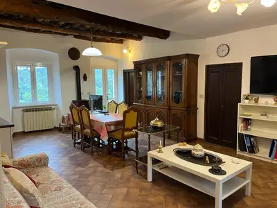 TV o dispositivi per l'intrattenimento presso LevantoTwo bedrooms Flat with terrace