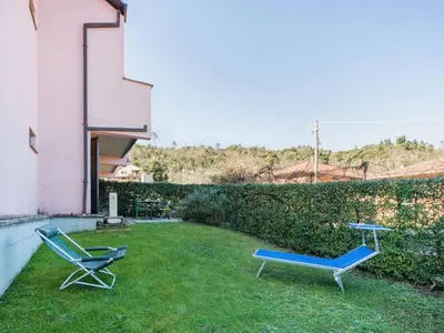 Giardino di Apartment Villaggio 5 Terre-10 by Interhome