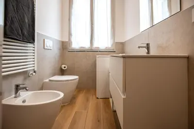 Bagno di elegante casa centrale