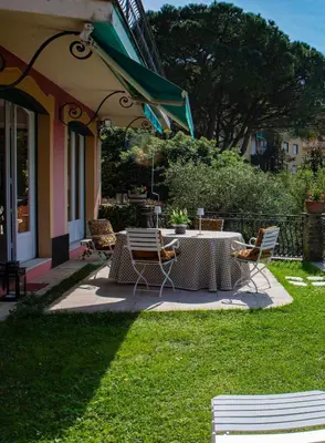 Giardino di La Loggetta sul mare