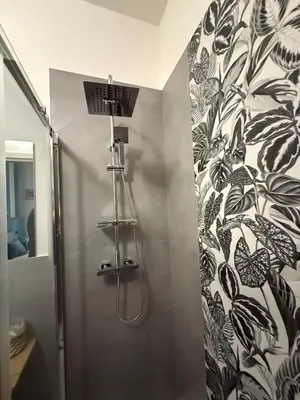 Bagno di Rooms primo piano