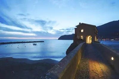 Paesaggio naturale nelle vicinanze della villa