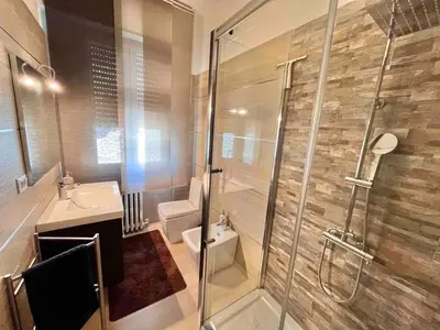 Bagno di Ospedale Maggiore - Università Medicina Chirurgia