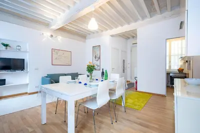 TV o dispositivi per l'intrattenimento presso GuestHost - Elegant & Bright Flat in Parma Center