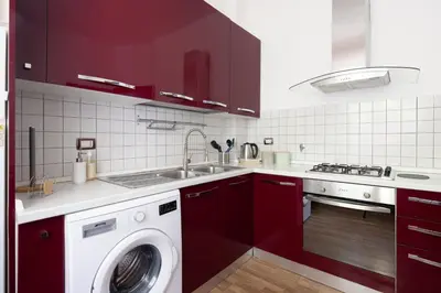 Cucina o angolo cottura di Appartamento per 6 persone nella natura - zona collinare residenziale La Spezia - 15 minuti dalla stazione - Val di Vara Trekking 5 Terre