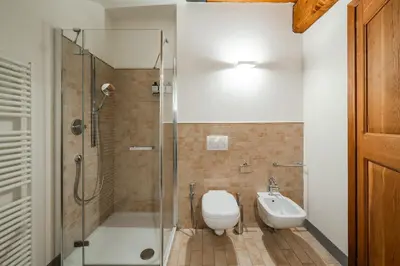 Bagno di Residenza Storica sulle Colline di Maranello