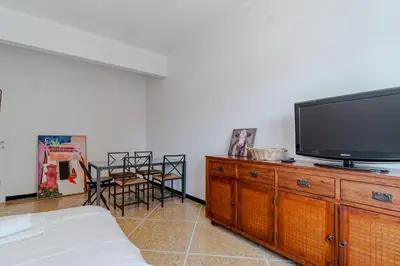 TV o dispositivi per l'intrattenimento presso GuestHost - Brigh Apartment X5 in Riviera Ligure