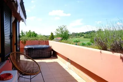 Balcone o terrazza di View of the hill