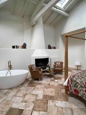 Letto o letti in una camera di Villa Chloé Boutique Wine Relais