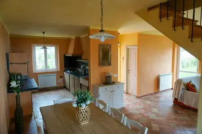 Area soggiorno di Tuscan Villa With Jacuzzi Between Woods And Sea