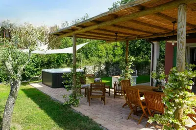 Giardino di Tuscan Villa With Sea View And Jacuzzi