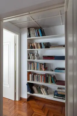 Biblioteca nell'appartamento
