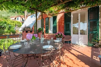 Giardino di Villa Questa - Oasi sommersa nel Verde