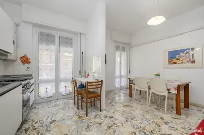 Cucina o angolo cottura di 316 - Casa Simo, 15 minuti a piedi dal mare e dal centro storico di Sestri