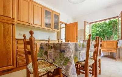 Cucina o angolo cottura di 3 Bedroom Amazing Home In Masso