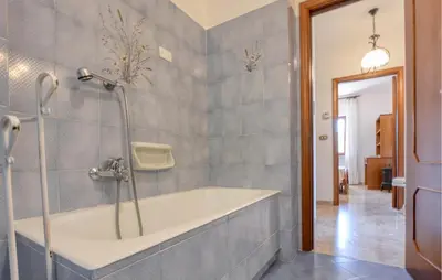 Bagno di 3 Bedroom Amazing Home In Masso
