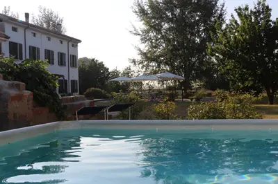 Piscina di Agriturismo Viridarium o nelle vicinanze