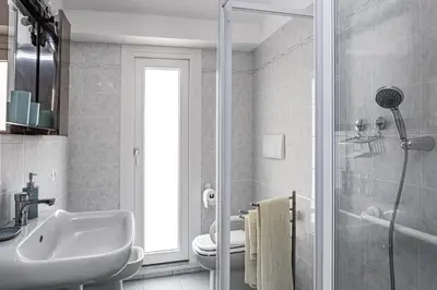 Bagno di Seagulls, Elegance and Freedom