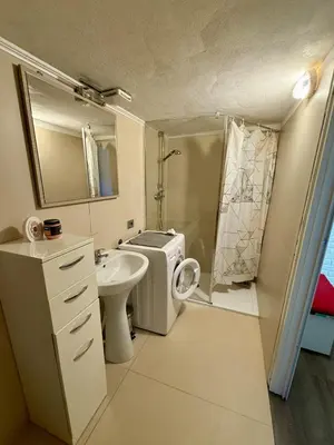 Bagno di Accogliente monolocale